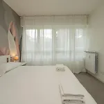 Ihost Luxury - Neg Roli 8 * Milánó
