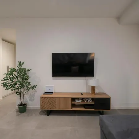Ihost Luxury - Neg Roli 8 Mediolan