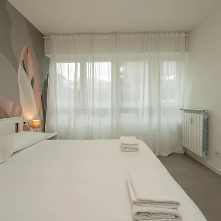 Ihost Luxury - Neg Roli 8 * Mediolan